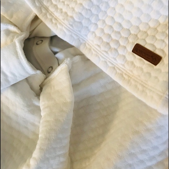 Bundle of 2 very cute party/holiday dresses. - Picture 8 of 10